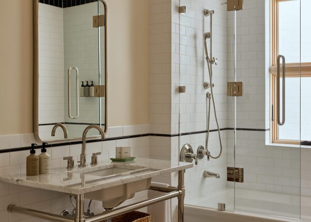 Belden House Studio Vanity with Towel Shelf